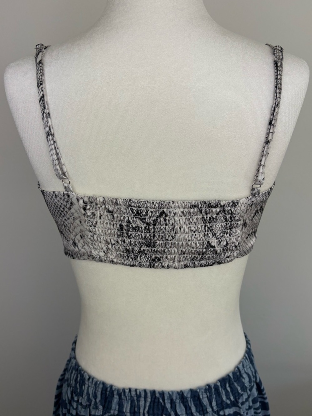 Forever 21 Snake Print Handkerchief Cami Top - White, Black - size Medium Y2K - Picture 2 of 10